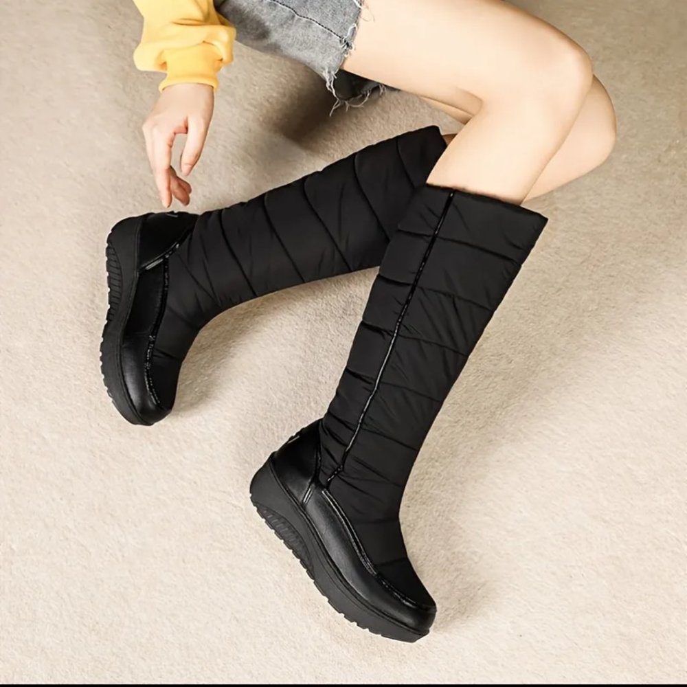 Women's fashion winter black boots NEW in box